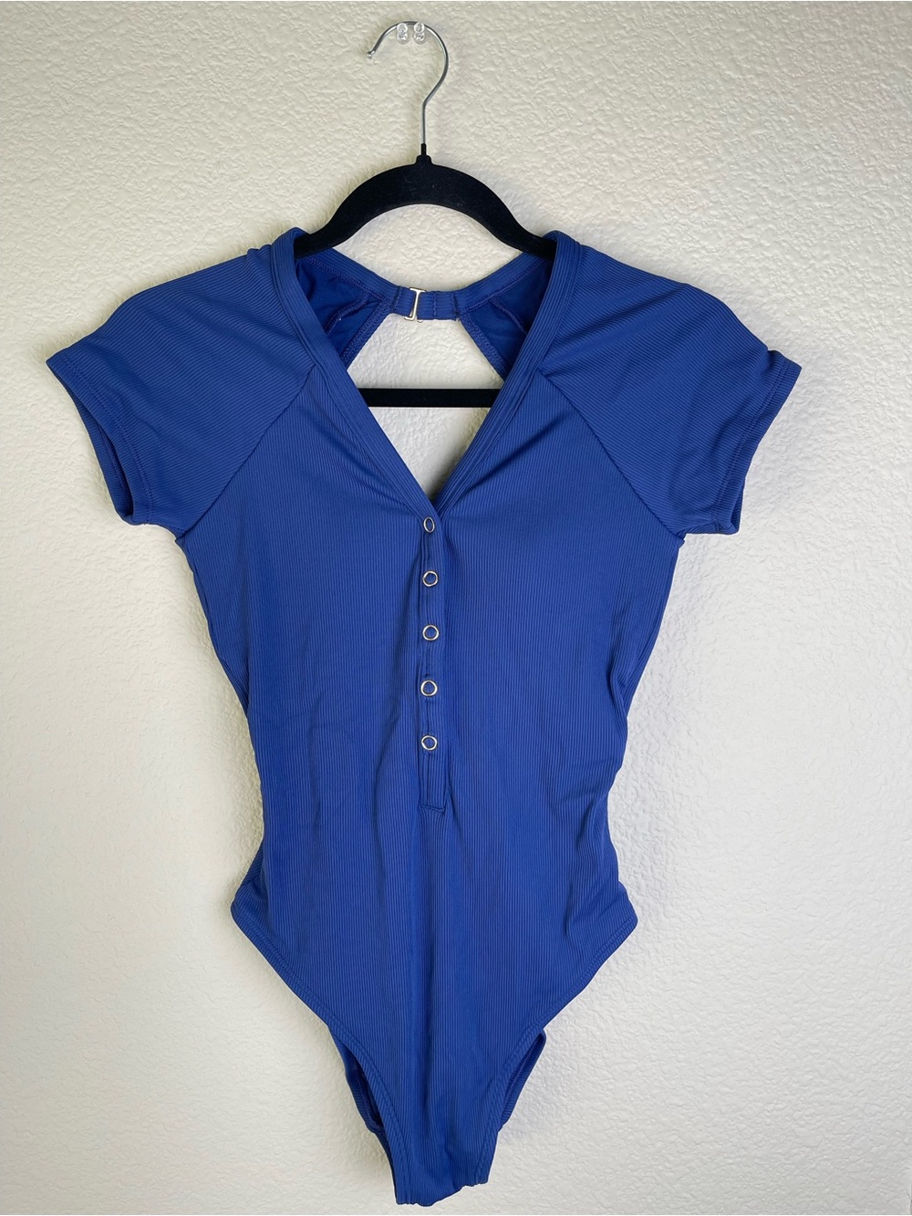 Robin Piccone Amy Raglan One Piece Swimsuit Size 6 Blue